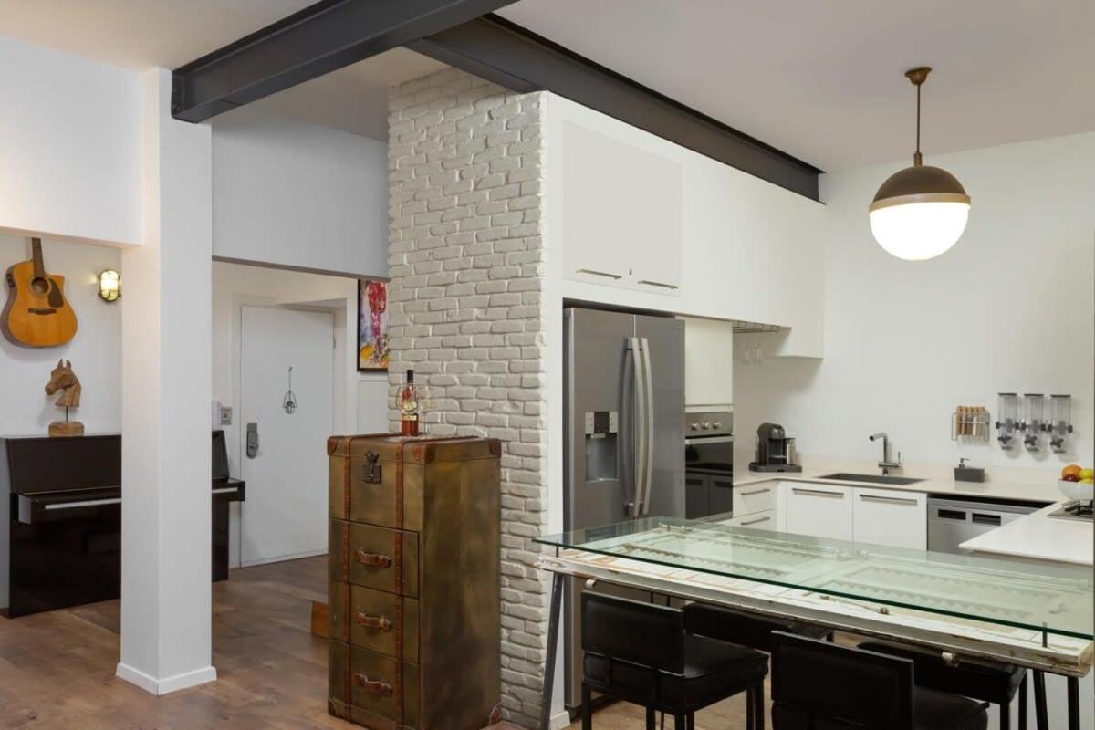 Апартаменты Loft Penthouse On Basel By Holyguest Тель-Авив Экстерьер фото